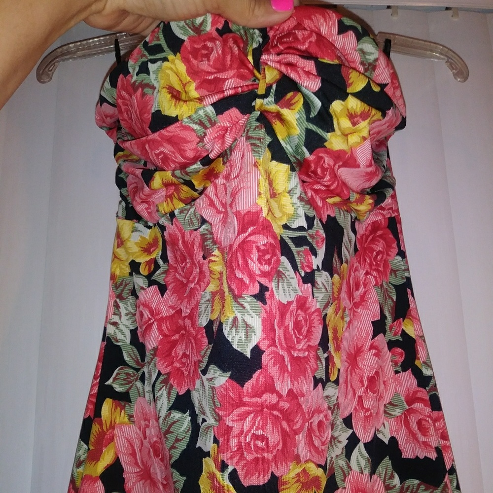 🌹 Rose print tube-top dress